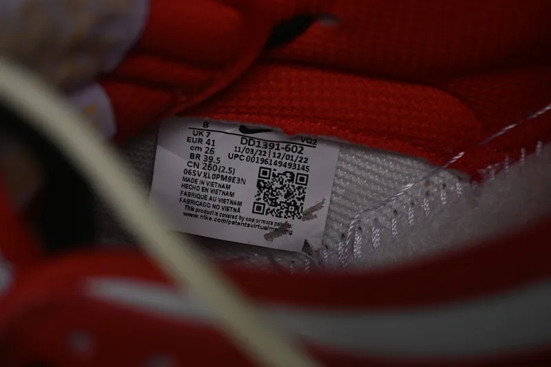 All categories Nk SB Dunk Series Nk SB Dunk Low High-end customized low-top sneakers Nike SB Dunk Low white black red strap low-top casual sneakers DD1391-602